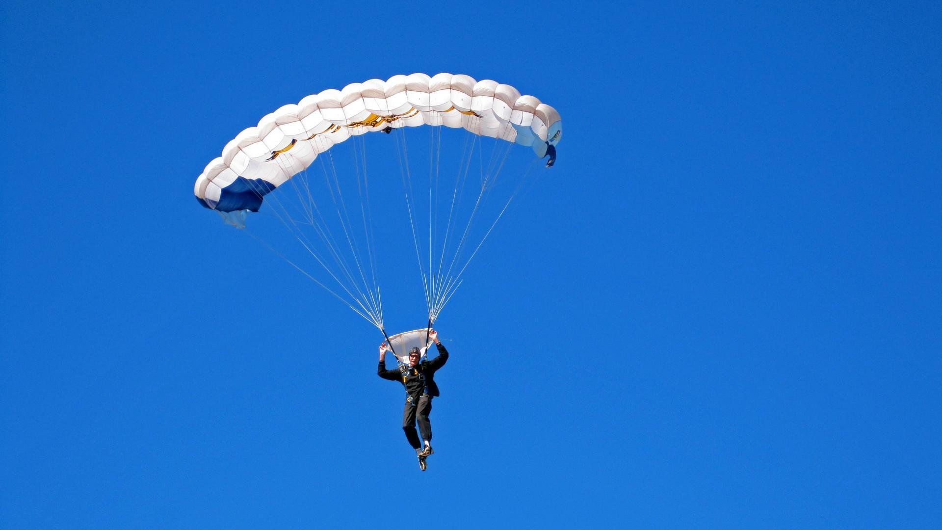-体育产业投资热潮推动中国篮球市场快速增长，我国篮球市场现状