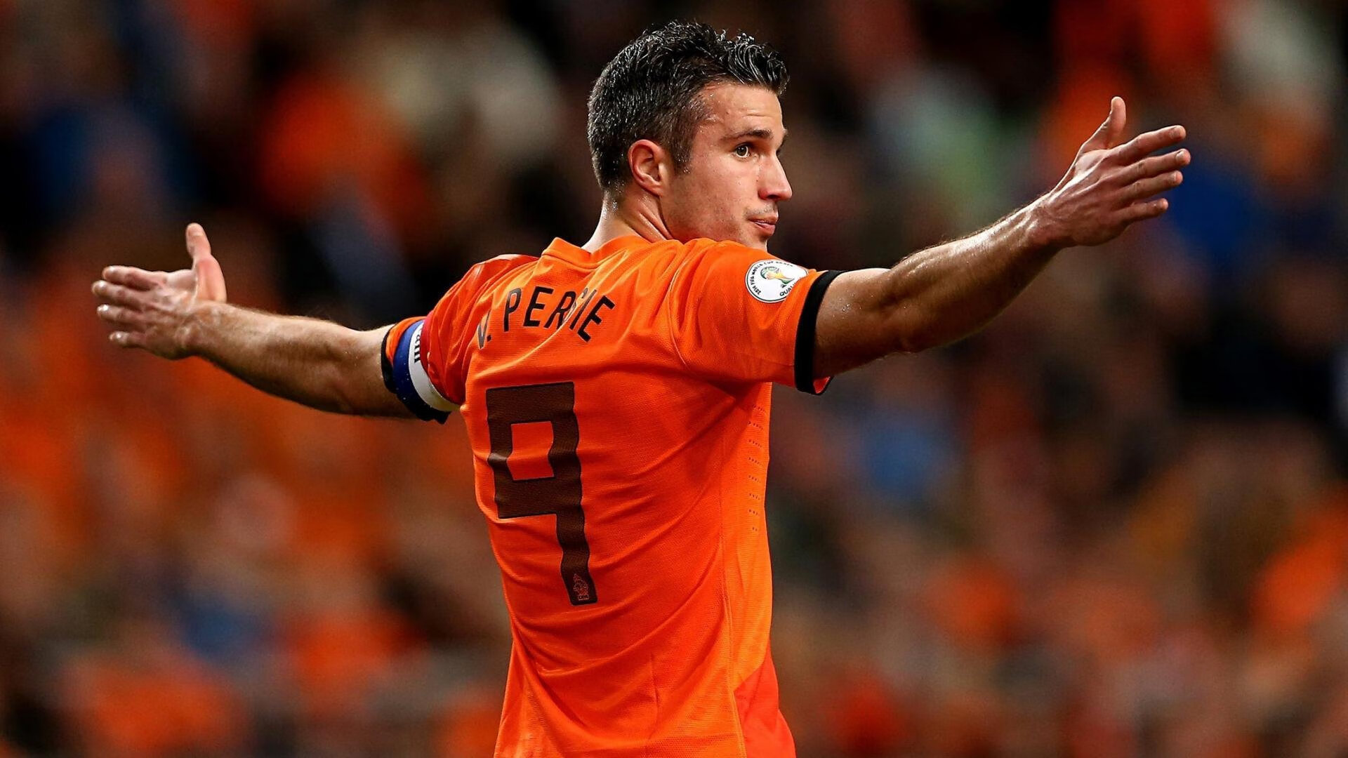 媒体评论国足表现,呼吁改革,评价国足